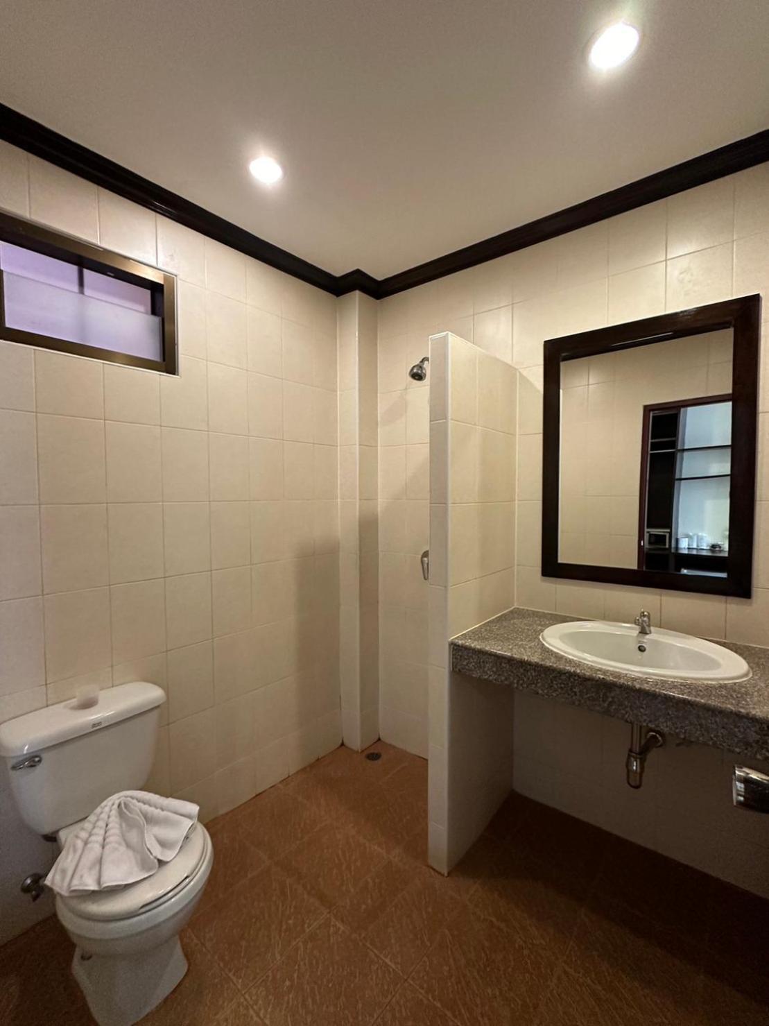 Baan Kingkeaw Thamdee Patong Hotel Екстериор снимка