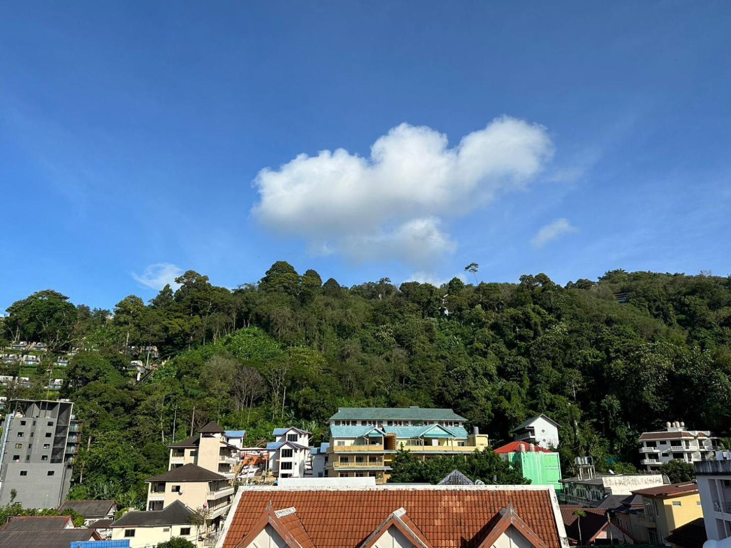 Baan Kingkeaw Thamdee Patong Hotel Екстериор снимка